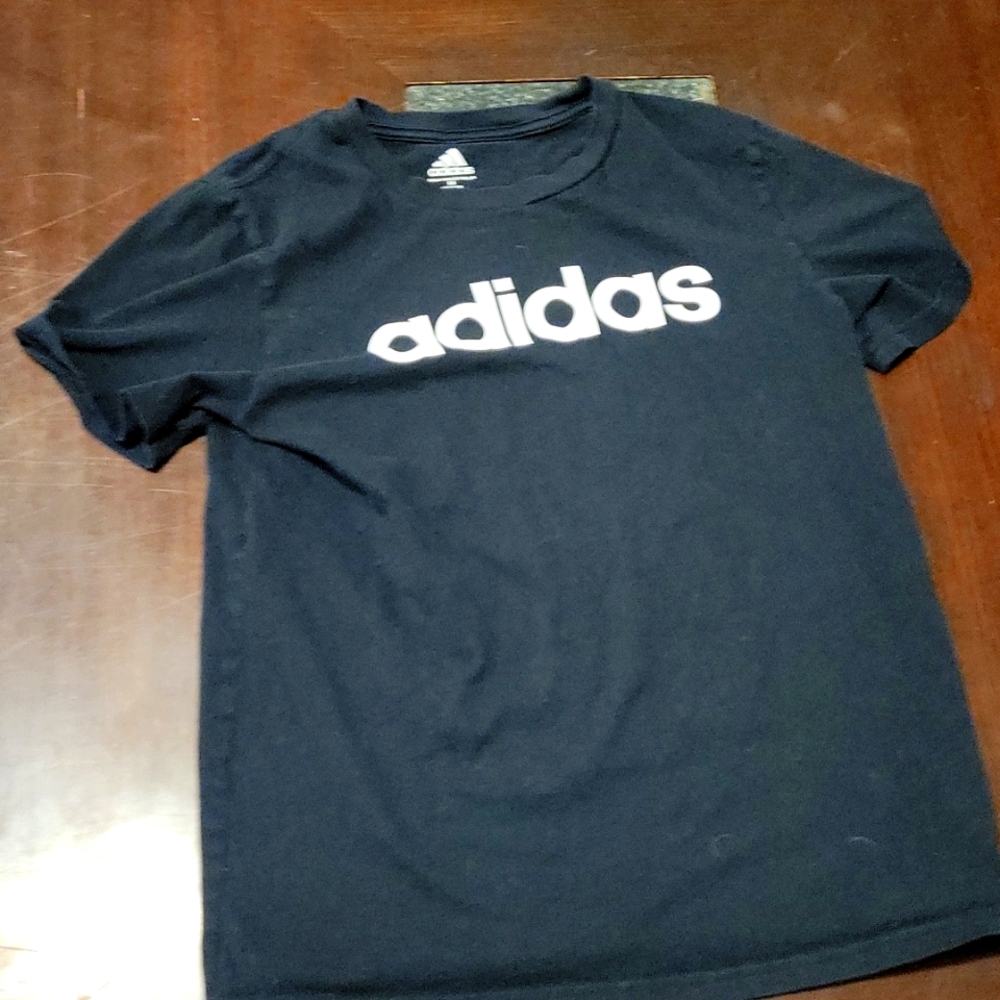 Back adidas boys M T-shirt slightly used